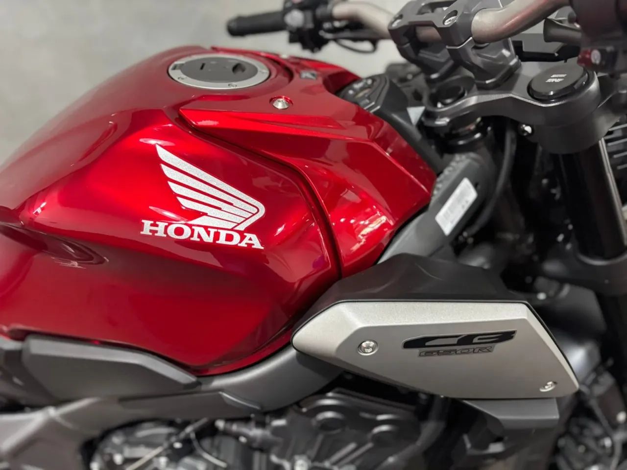 HONDA CB 650 R ABS VERMELHO 2024 - Foto 7