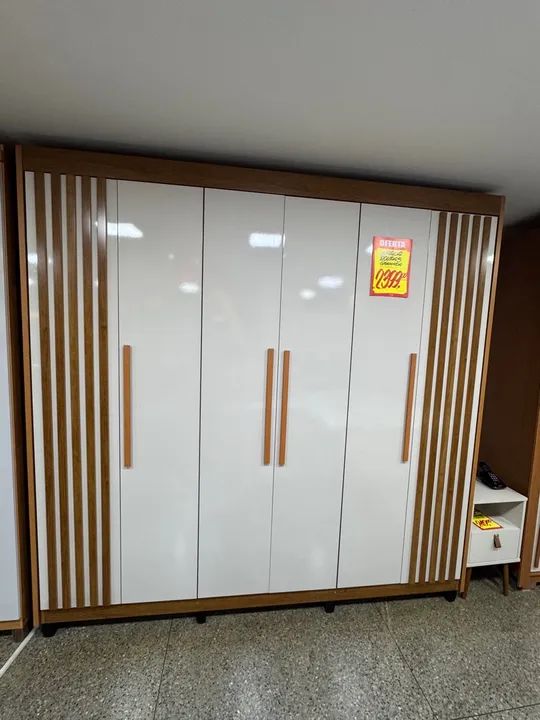 Guarda-Roupas 6 Portas Branco com Detalhes em Madeira