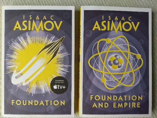 Livros de Isaac Asimov - 6 Foundation books + The Gods Themselves - em inglês