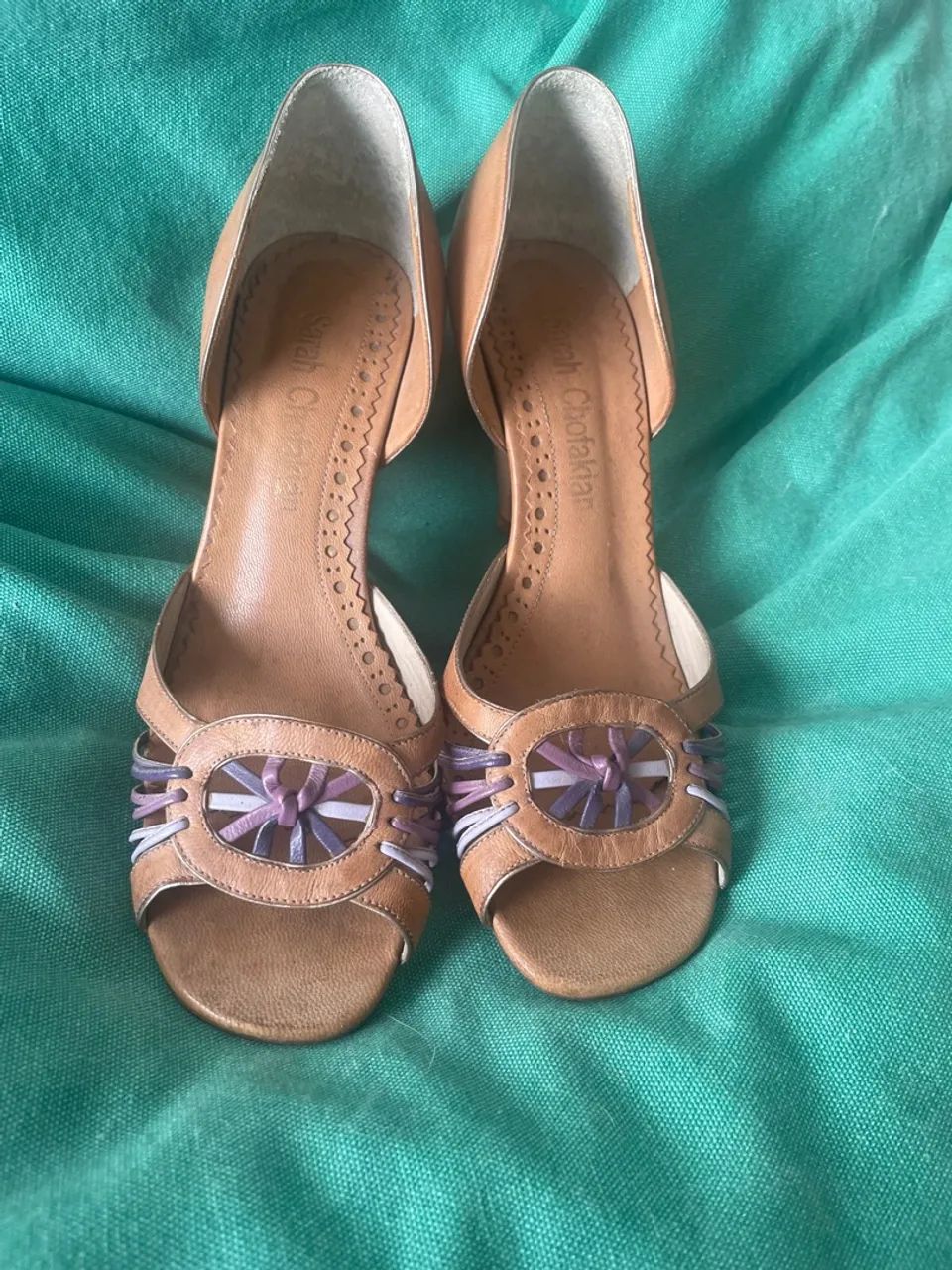 Sapatos Scarpin de couro Sarah Chofakian