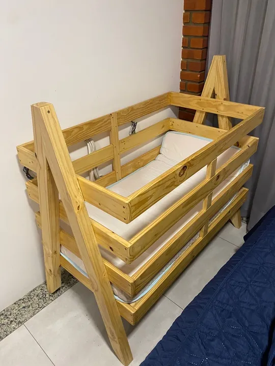 PROMOÇÃO - Cama infantil de madeira pinus