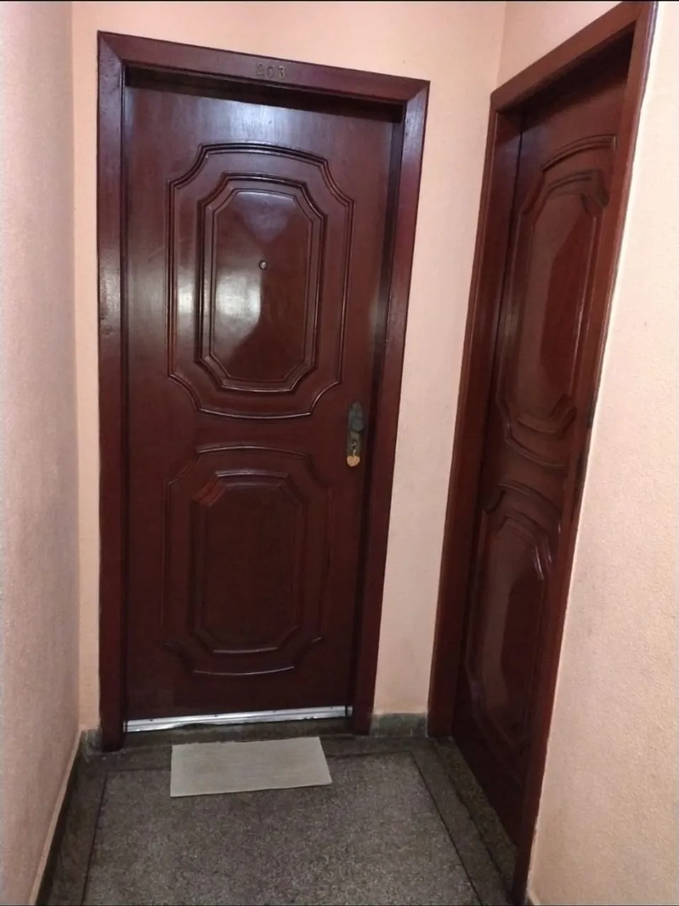 ALUGO APARTAMENTO 2QTS MUTONDO