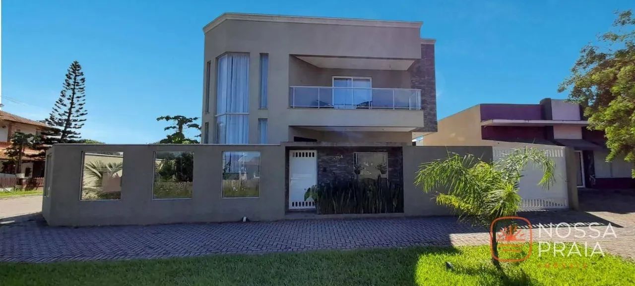 Sobrado de esquina com piscina à venda, 456 m² por R$ 2.600.000 - Itapema do Sai II - Itap