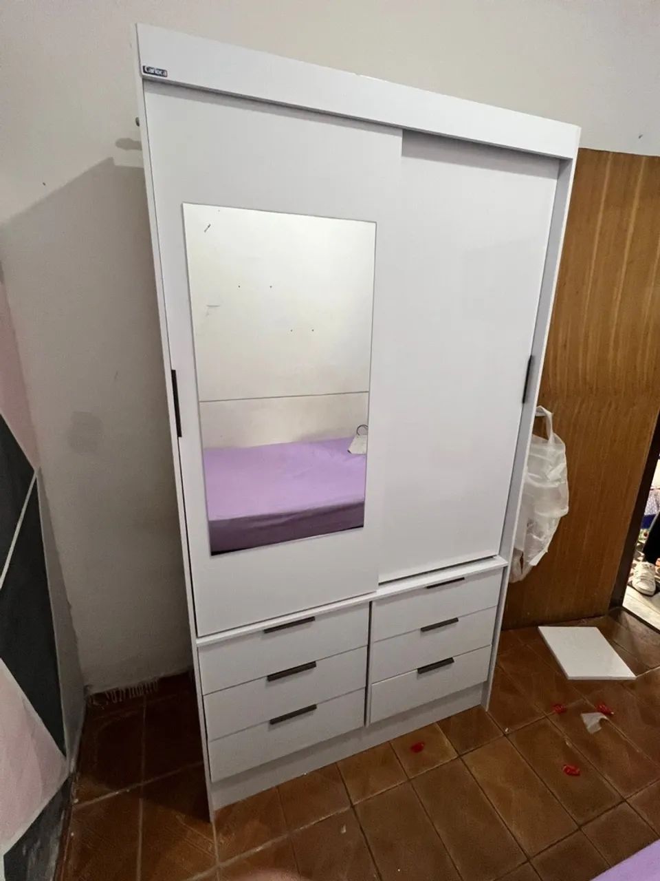 Guarda-Roupa com Espelho