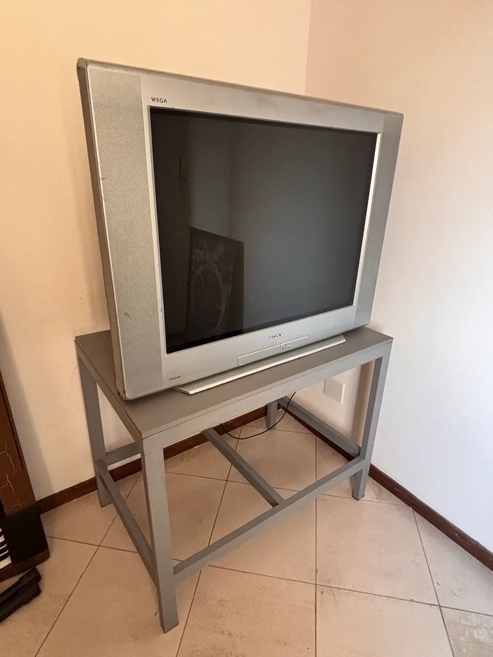 TV Sony Wega Trinitron 38 polegadas (rack incluso) - Foto 2