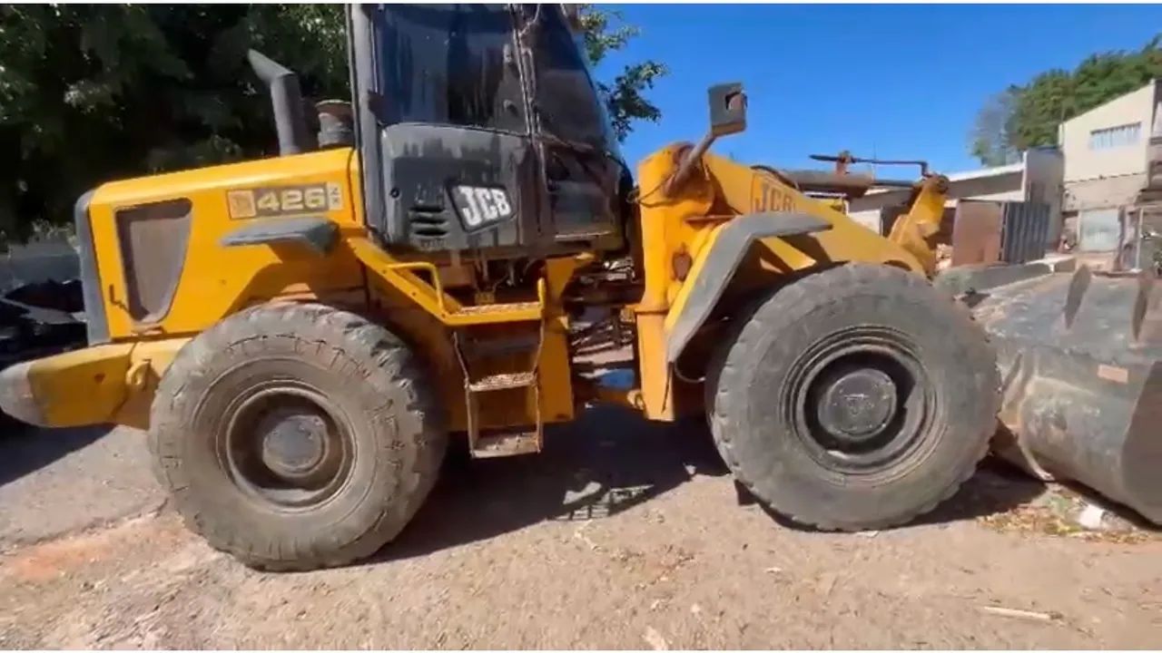 Vendo Pá carregadeira JCB 426 - Foto 4