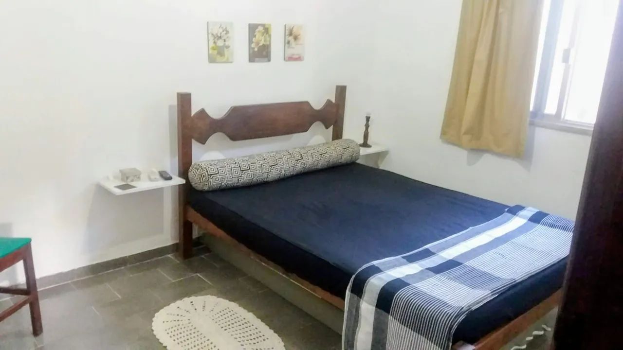 Cama de casal de madeira com colchão. - Foto 2