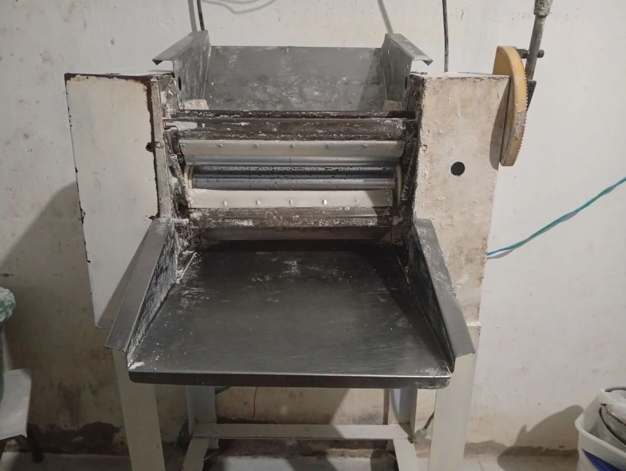 Vendo máquina de padaria 
