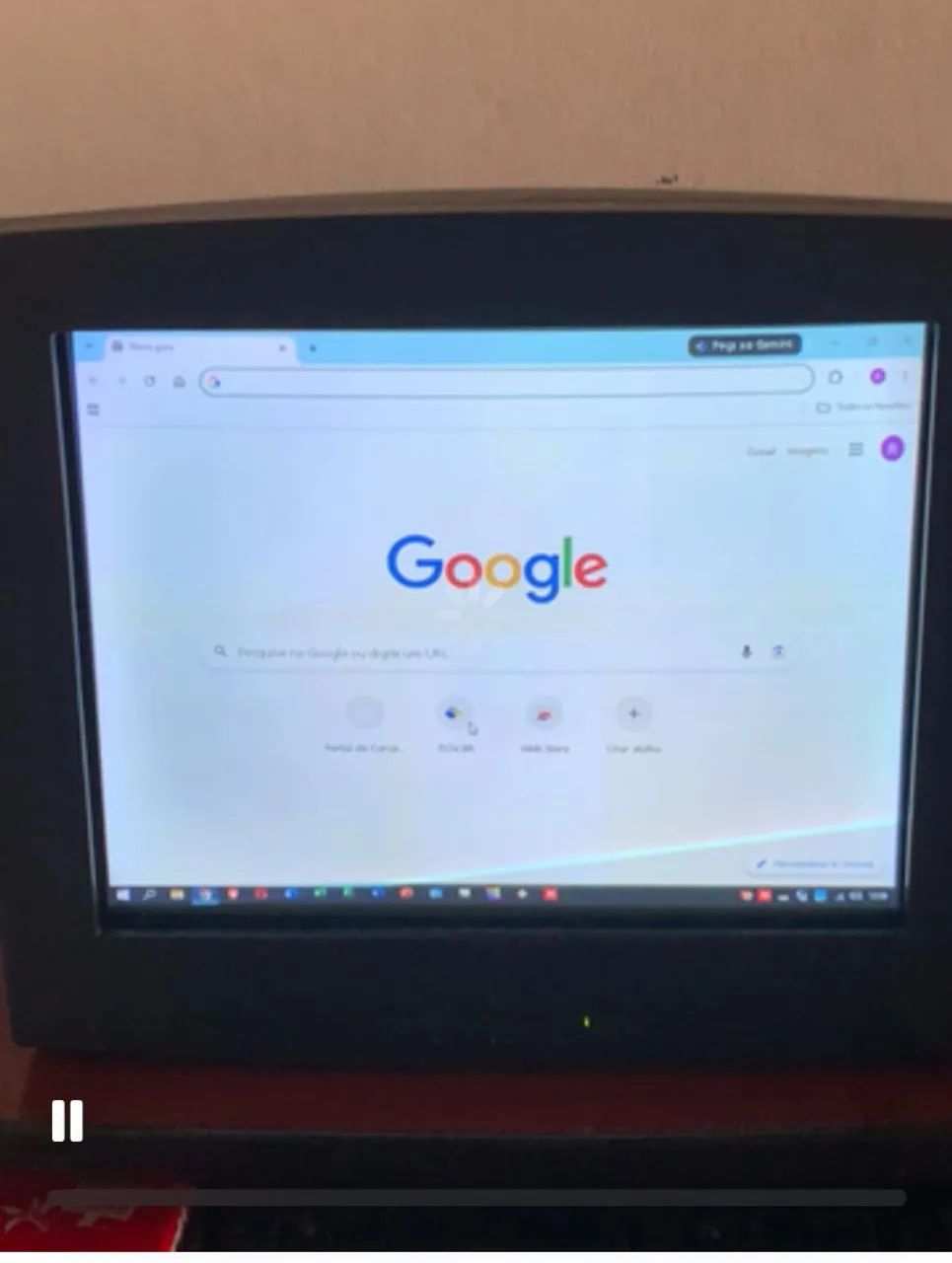 Monitor CrT Proview RF 777K funcionando normalmente sem o pé 