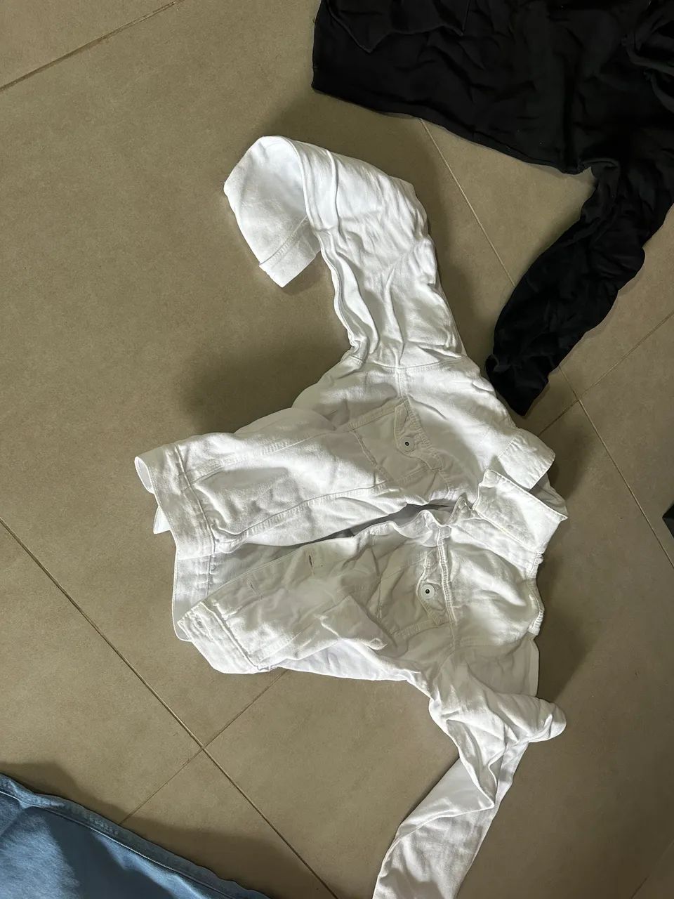 Lote Roupas com Pequenos Defeitos - Foto 2