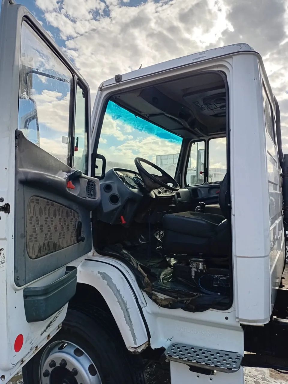 L1620 Mercedes bens ano 2007 - Foto 3
