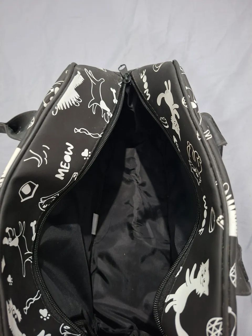 Bolsa Preta Estampada Resistente - Foto 3