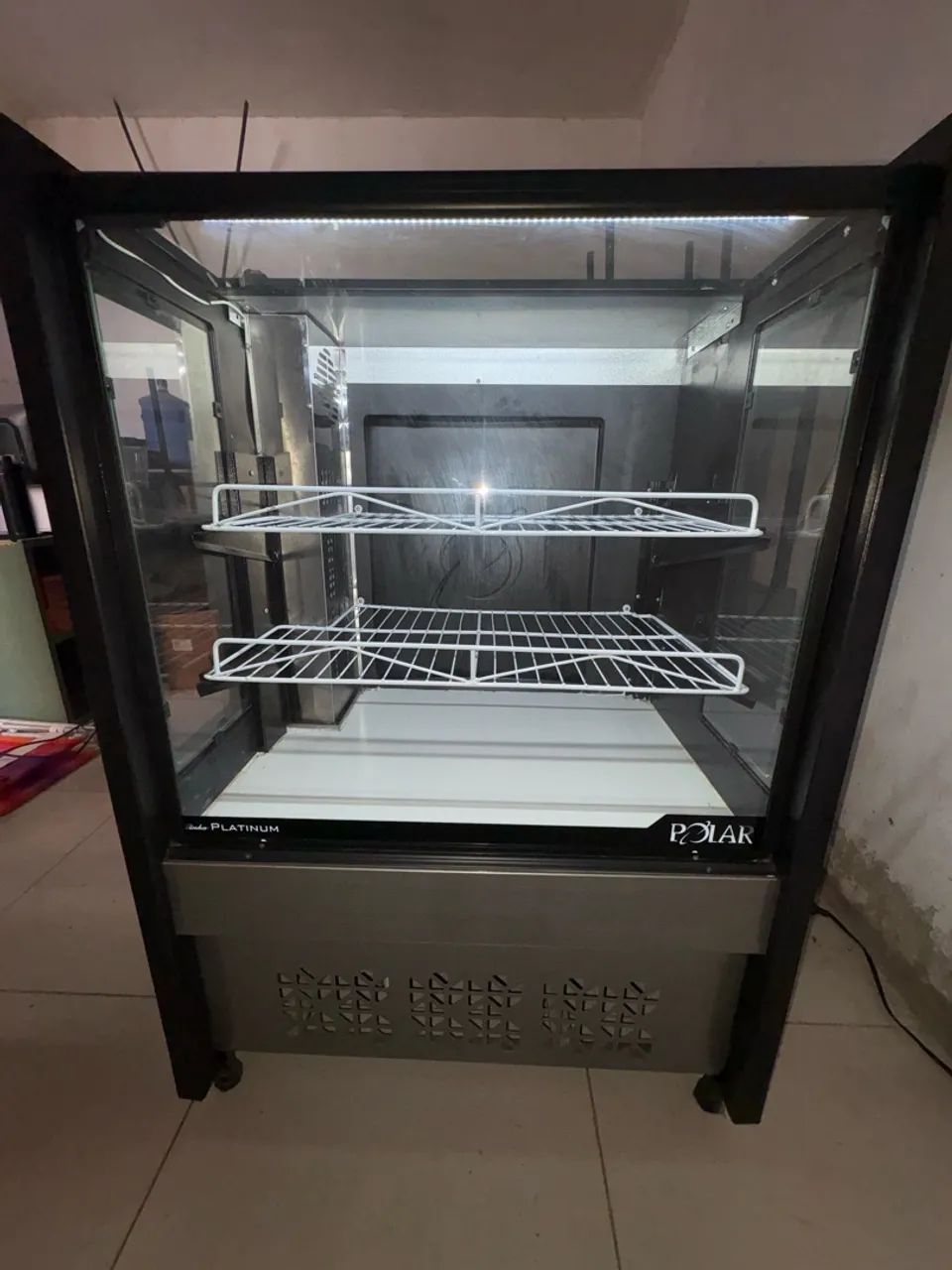 Vitrine Expositora Refrigerada POLAR - Confeitaria - Foto 2