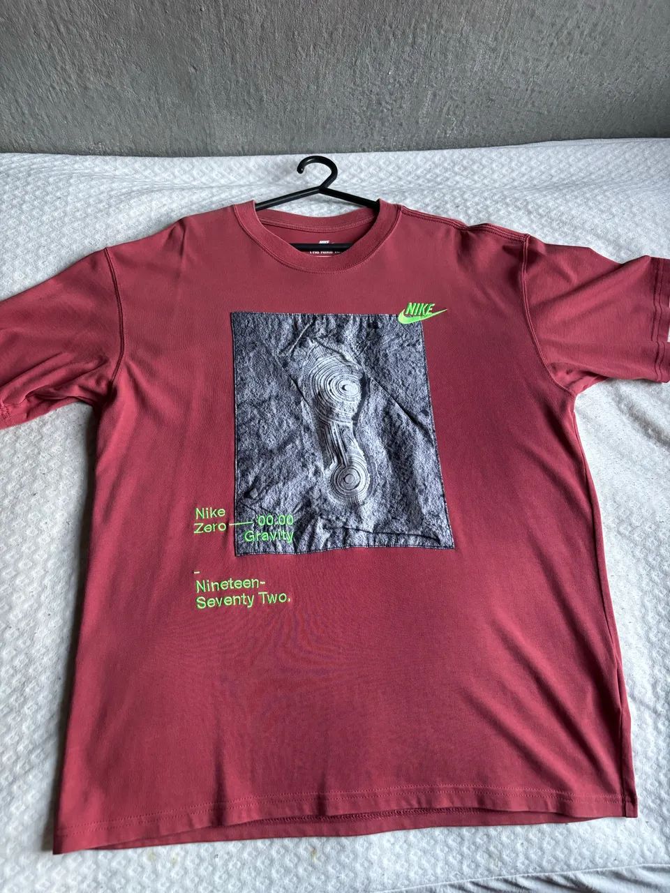 Camiseta Nike pisada do air force na lua