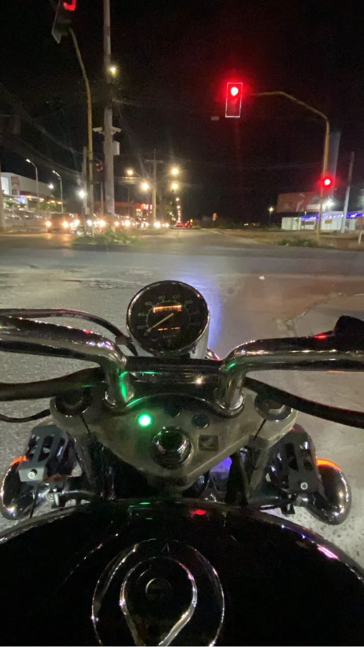 SHADOW 600 - Foto 2