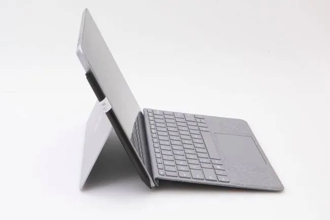 Microsoft Surface Go 10" (8GB RAM / 128GB SSD) ? Notebook e Tablet 2-em-1
