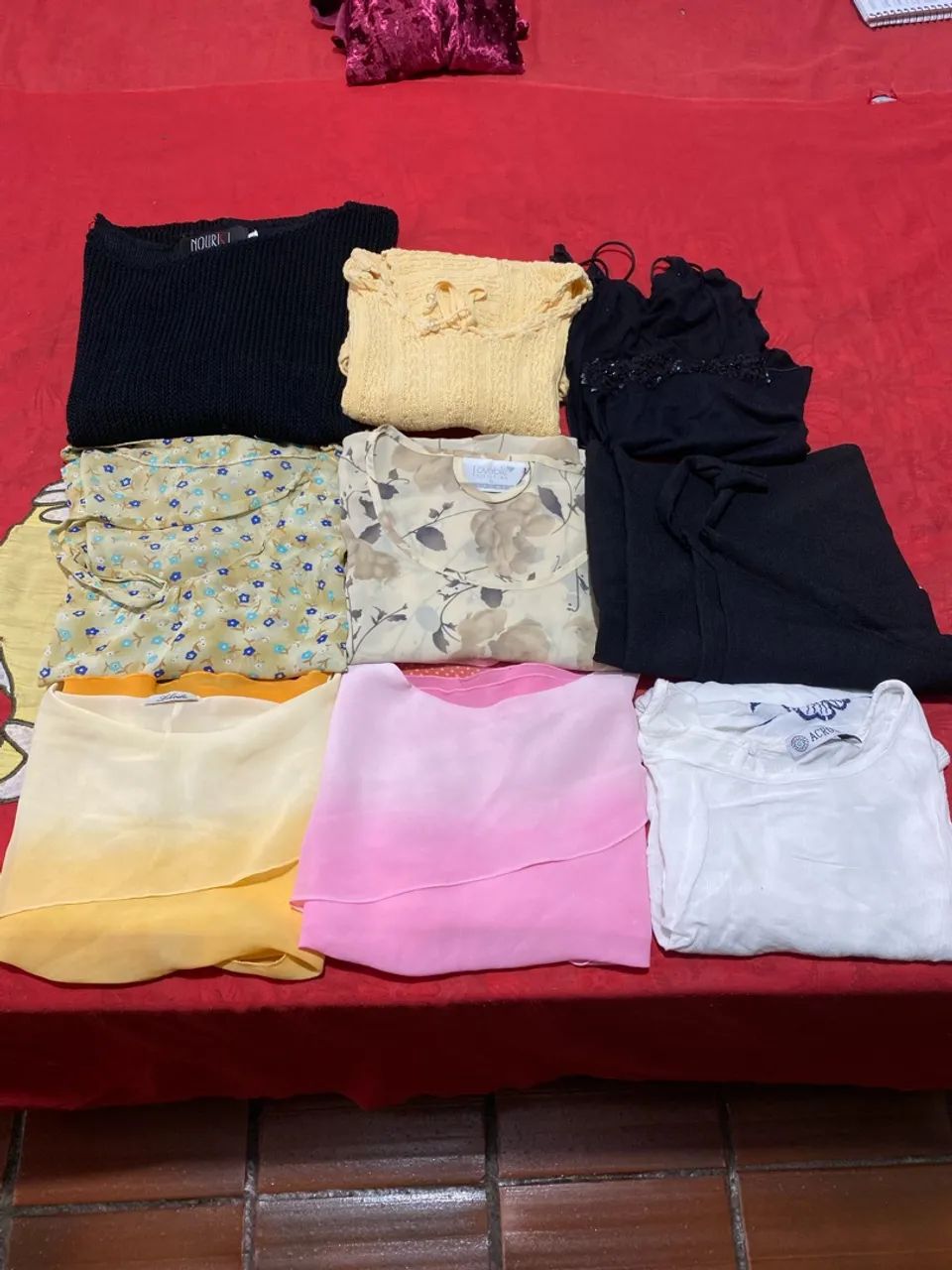 Lote de roupas (Blusas)  - Foto 3