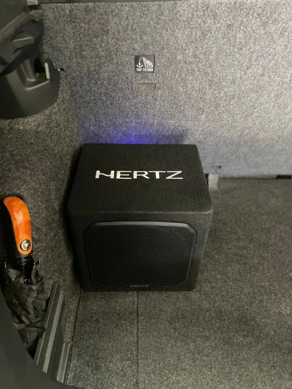 Caixa Amplificada Hertz Dba 201 8 Polegadas 440w Plug & Play