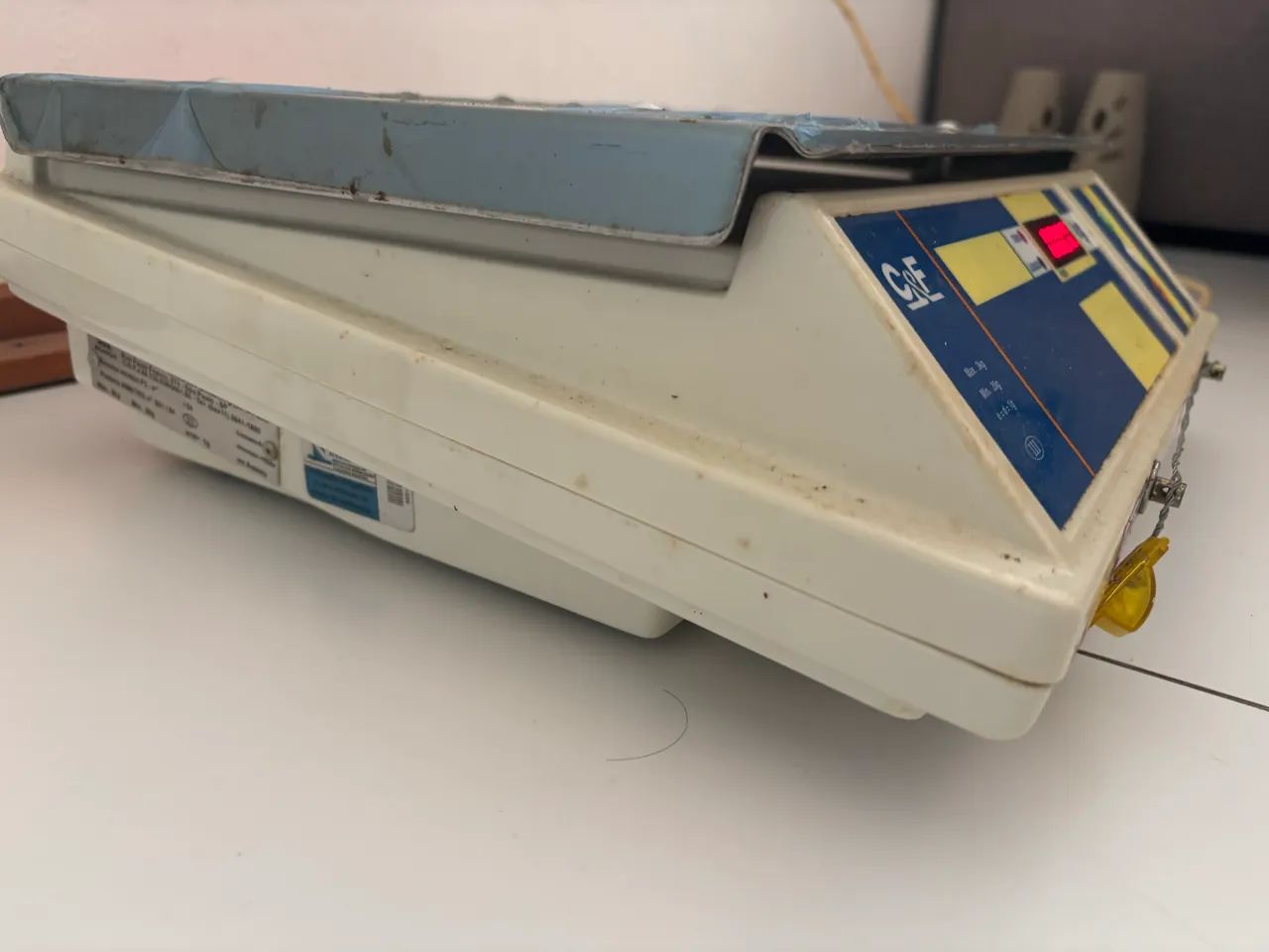 Balança Eletrônica Comercial C&F - 3 kg - Foto 4
