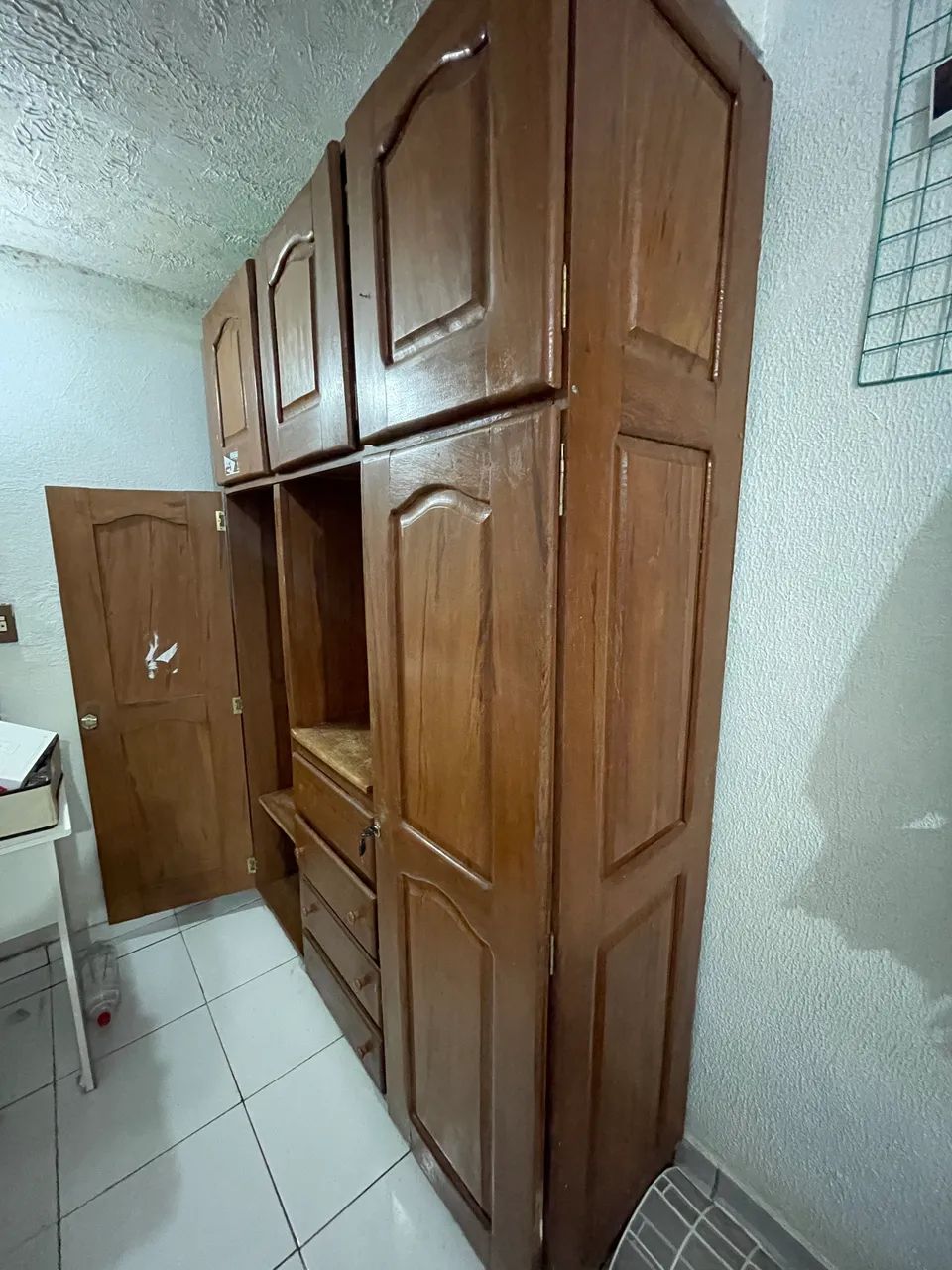 Guarda-Roupa de Madeira - Foto 2