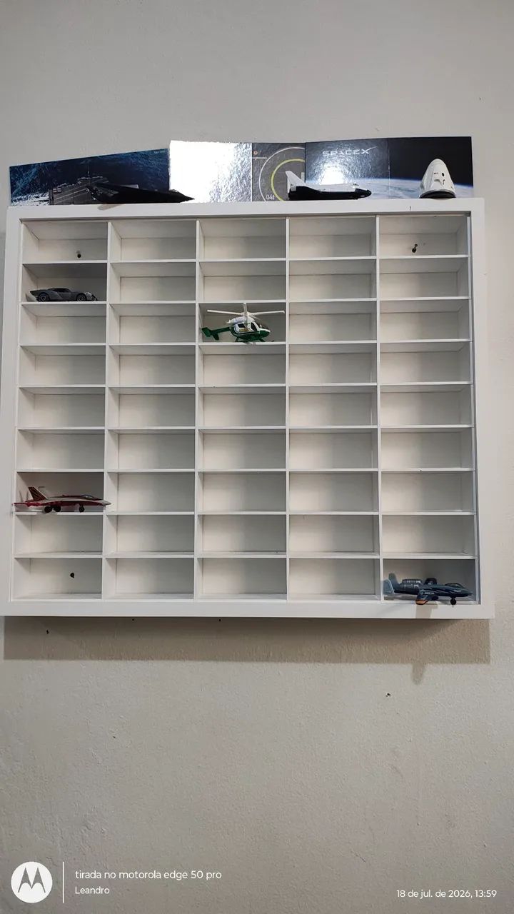 Expositor carrinhos Hotwheels 1/64