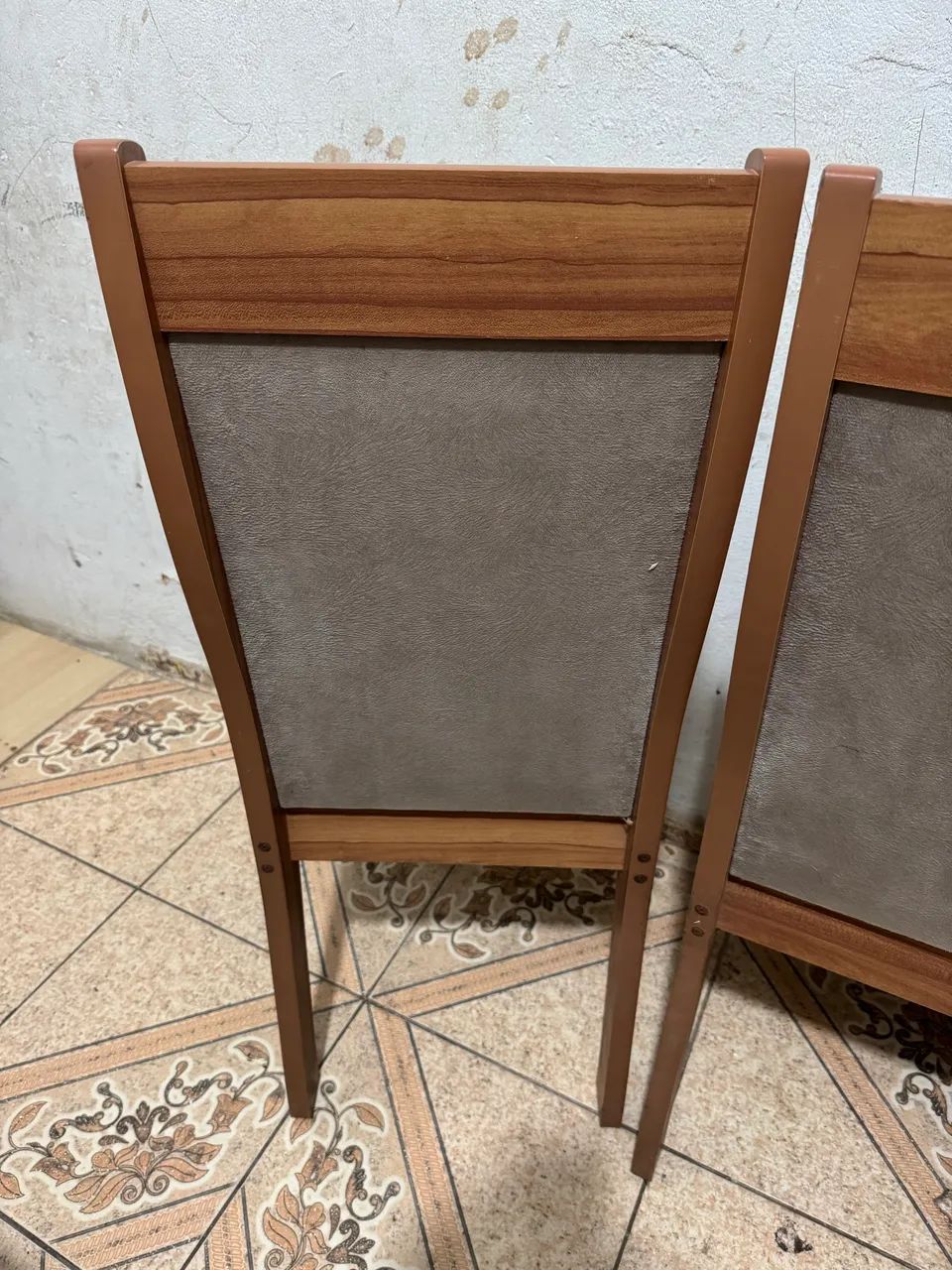 Cadeiras usadas de mdf $150 as 3 já é o menor preço  - Foto 3