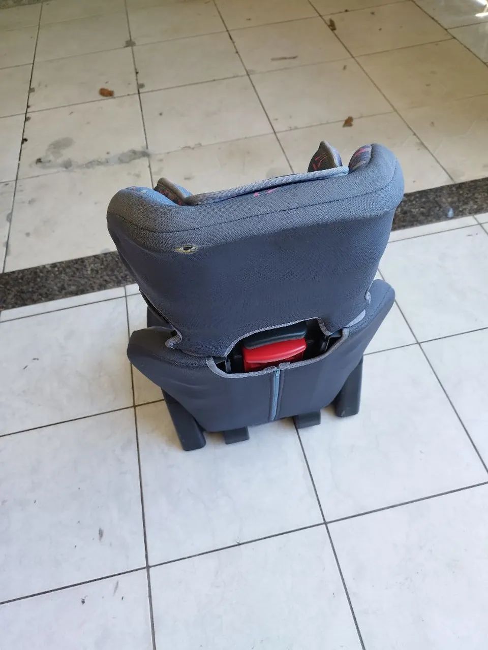 Cadeirinha e assento elevatório pra carro - Foto 5