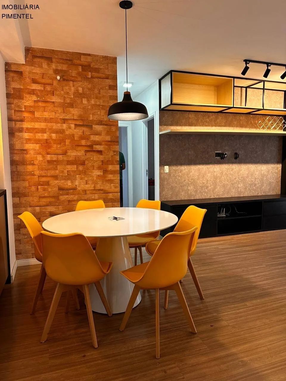 Apartamento amplo e mobiliado no Bethaville - Foto 2