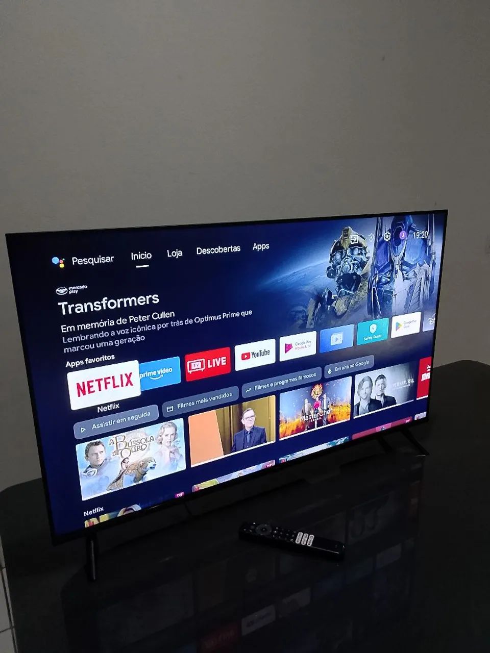 TV TCL ANDROID 4K, - 43*, COM OS PÉS, COMANDO DE VOZ, POUCO USADA, CONTROLE ORIGINAL  - Foto 2