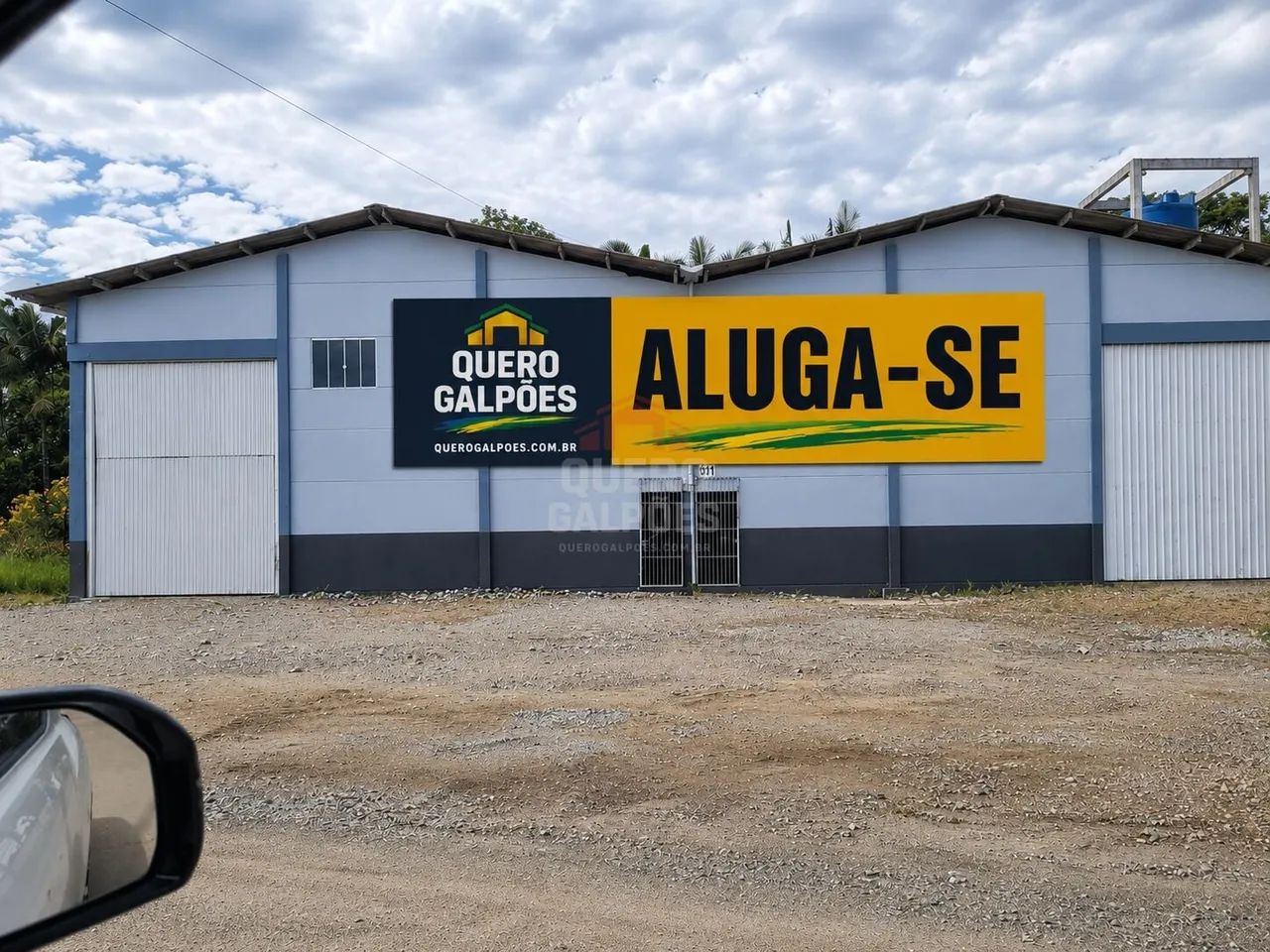 700 m² | ALUGA-SE GALPÃO EM ARAQUARI/SC  CENTRO