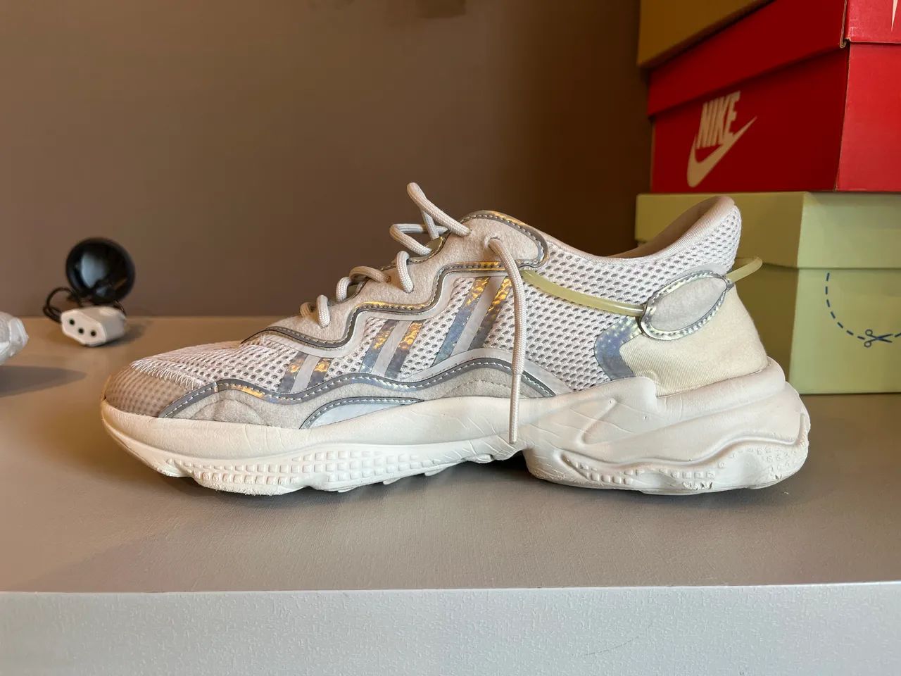Tênis adidas ozweego - Foto 4
