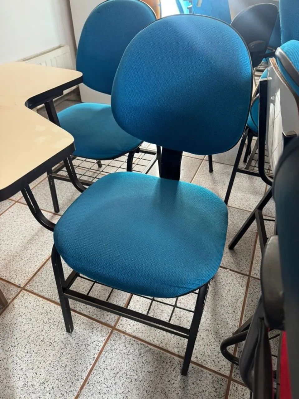 Cadeiras universitárias com braço  - Foto 2