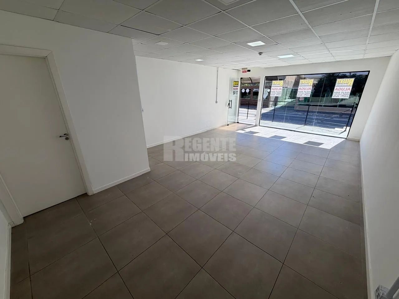 Ótima loja comercial para locação no bairro Canasvieiras! - Foto 4