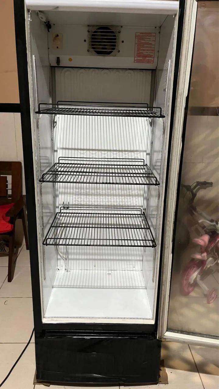 Freezer expositor - Geladeiras e Freezers - Paço do Lumiar