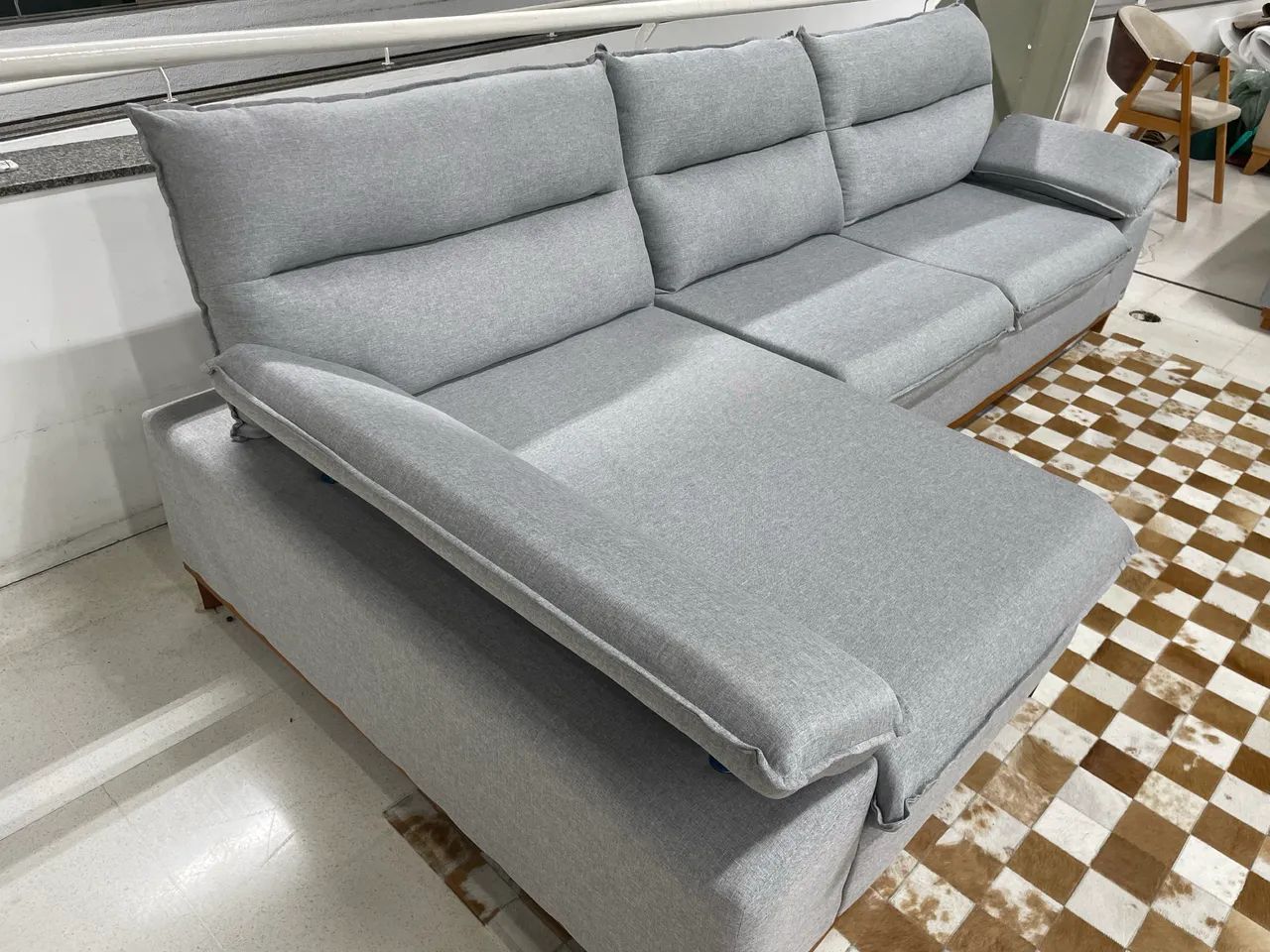 Sofá com chaise 300x140 linho cinza - Foto 5