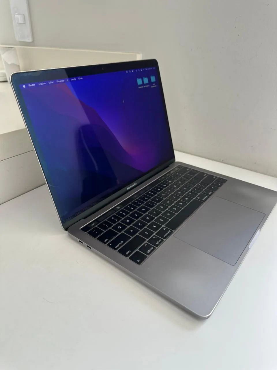 MacBook Pro (2021) 14-inch - Apple M1 Pro 8-core and 14-core GPU