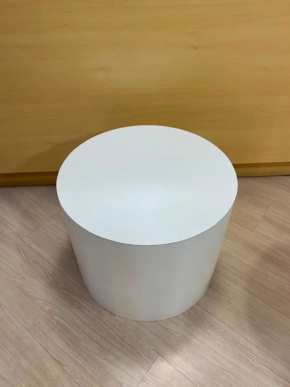 Cilindro expositor branco