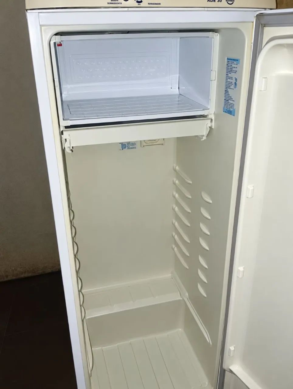 Vendo geladeira em perfeito estado  - Foto 2