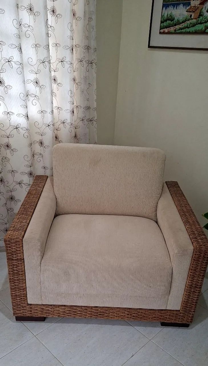 Poltrona  Usada bem Robusta ( ler descrição)
