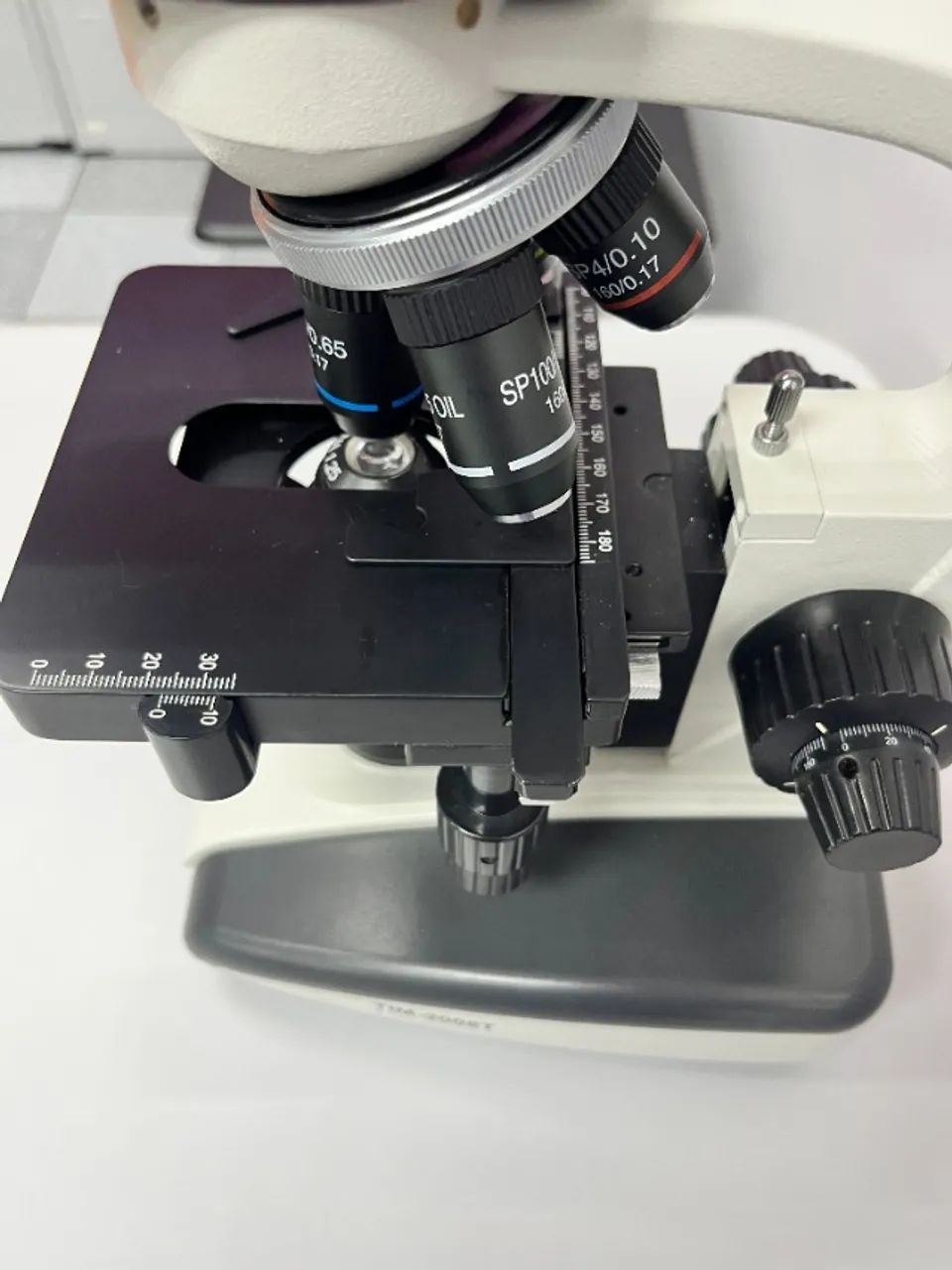 Microscópio Biologico Trinocular Bivolt OPTON e Câmera Digital com software 1.3 Megapixel - Foto 3