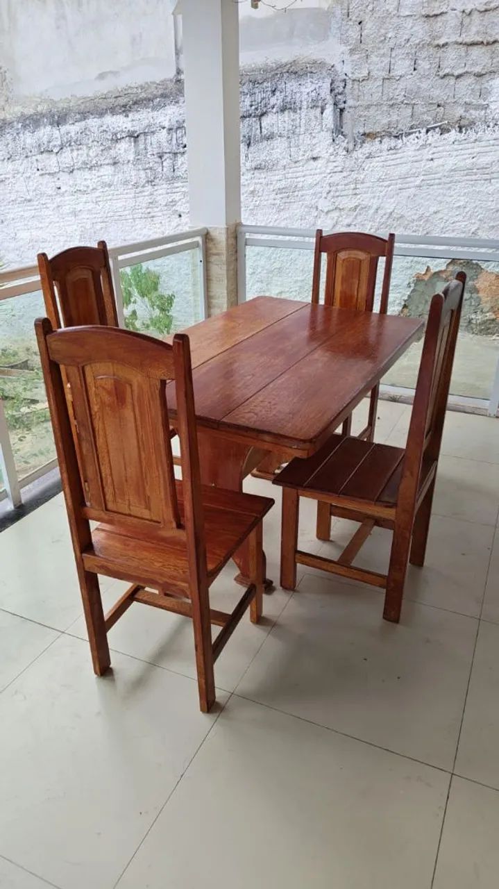 Mesa de madeira maciça retangular 4 cadeiras