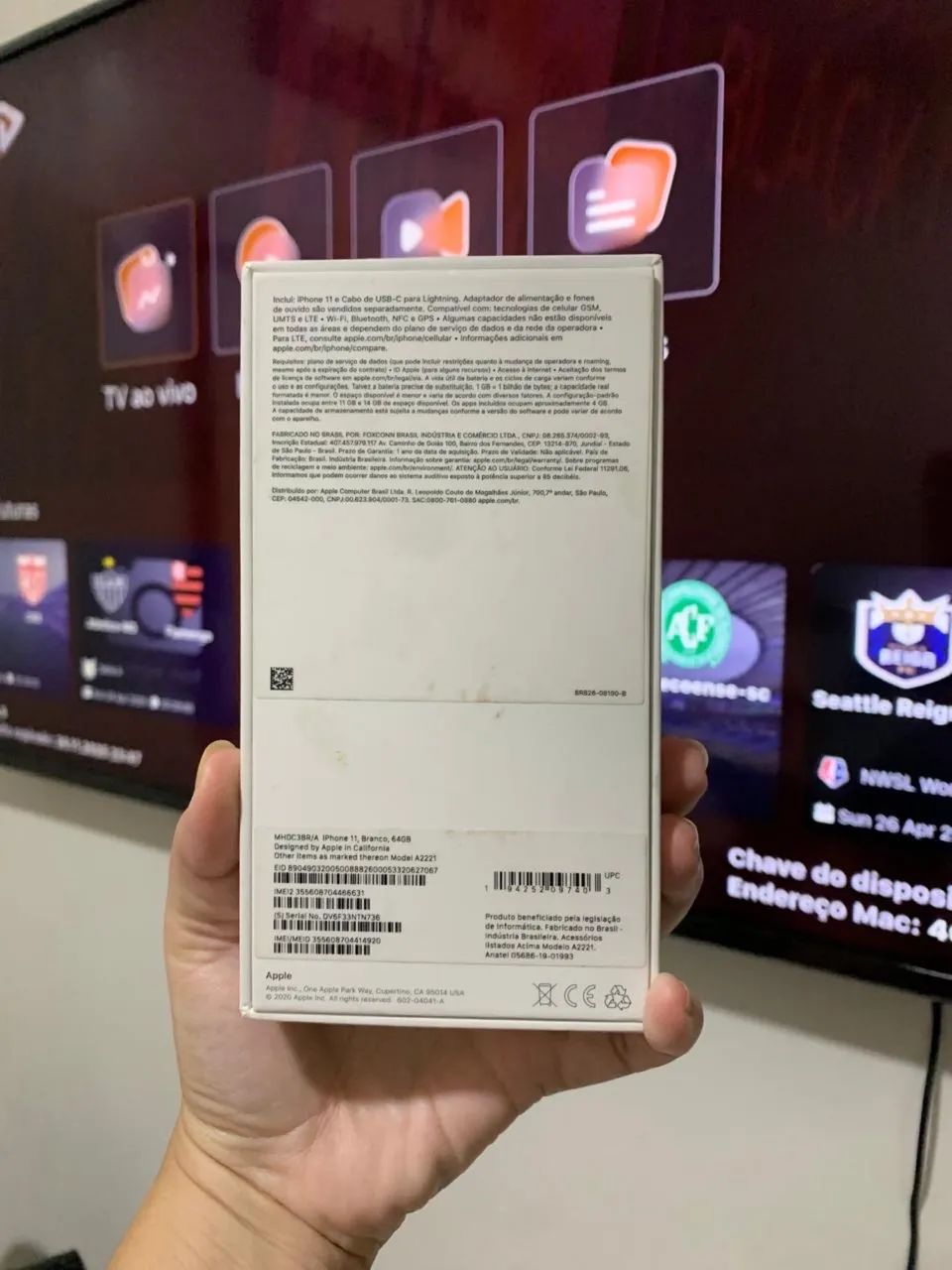 Vendo IPhone 11 Com nota fiscal e caixa - Foto 3