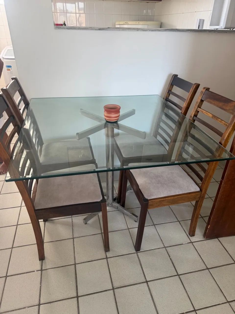 Mesa e cadeiras 