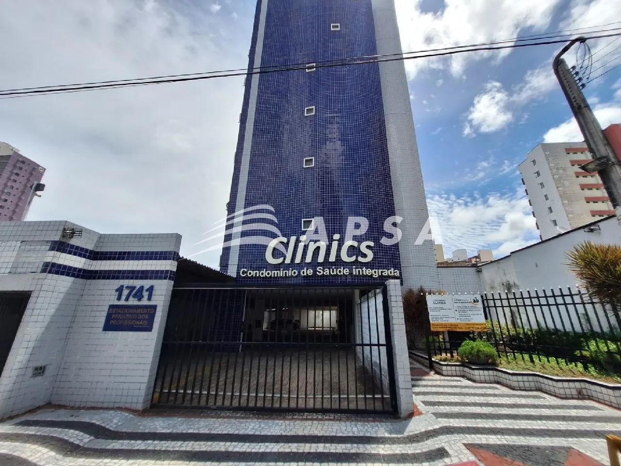 ÓTIMO PARA MONTAR SEU NEGÓCIO.JÁ INCLUSO NO VALOR DO CONDOMÍNIO O CUSTO COM RECEPÇÃO E SEC