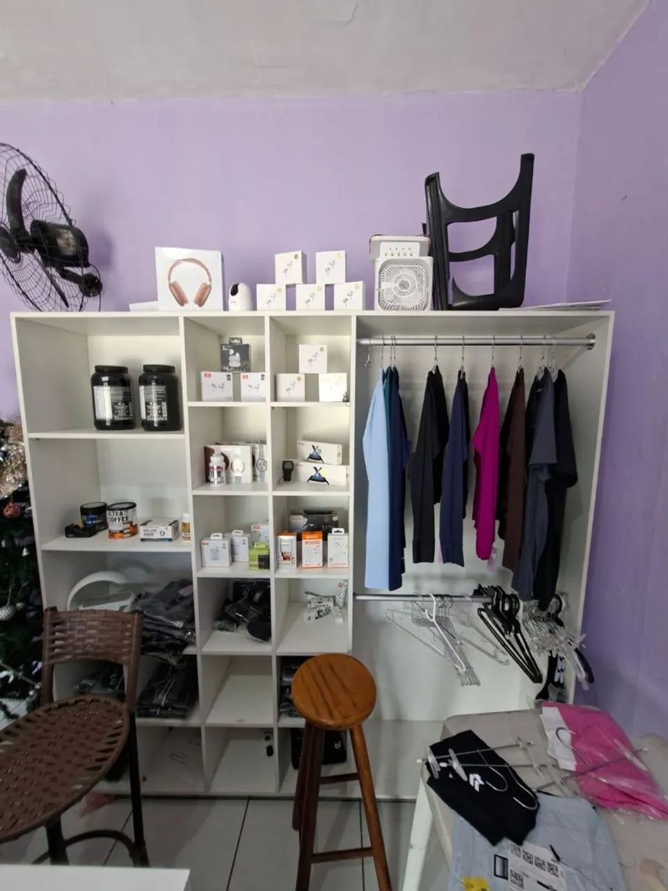 Expositor Colmeia Loja Roupa - Foto 4