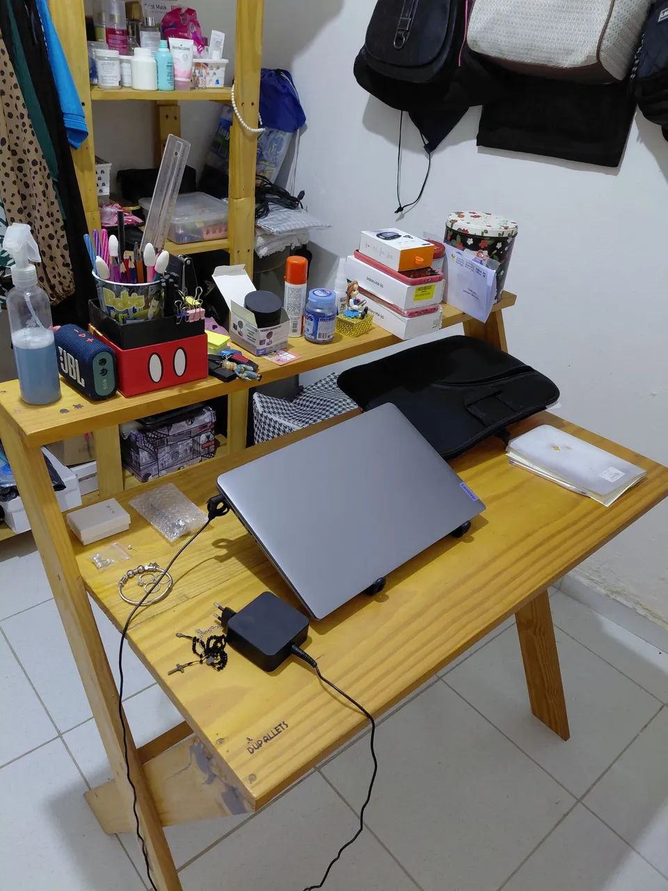 Mesa de escritório / estudo