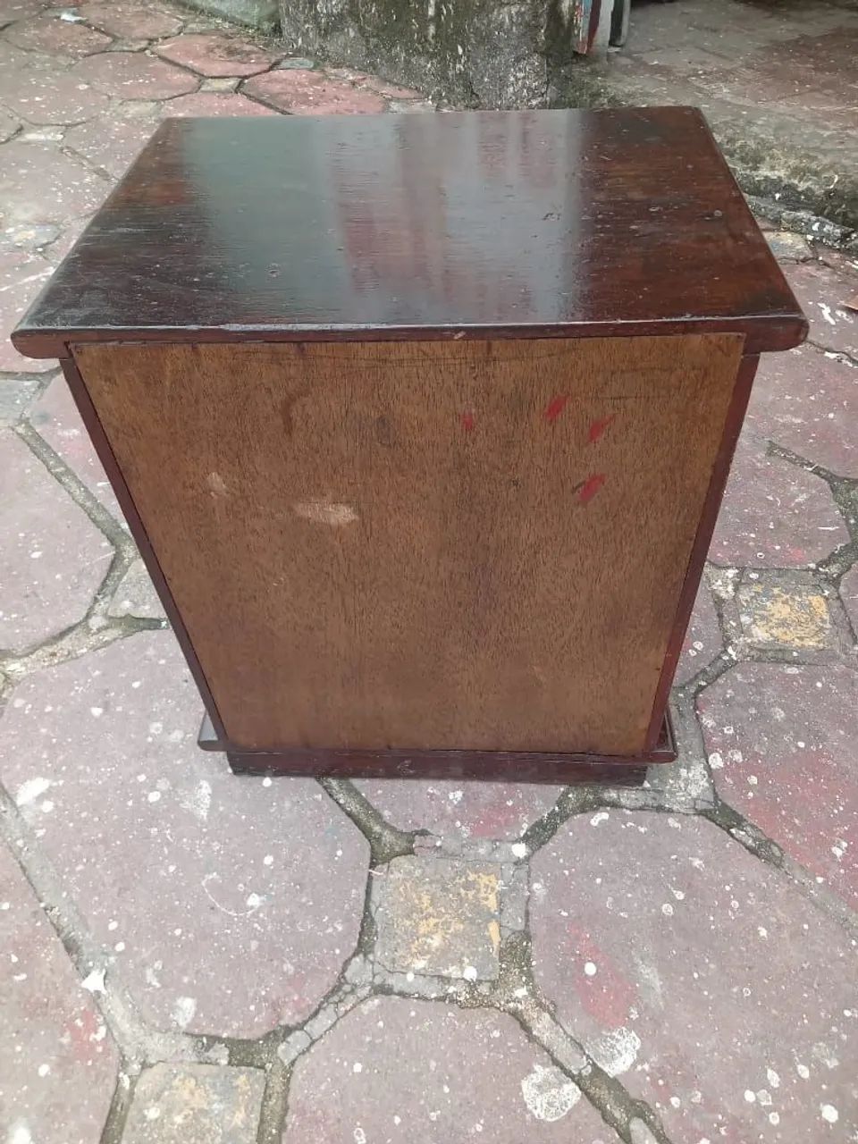 VENDO UM CRIADO MUDO MADEIRA BOA - Foto 3