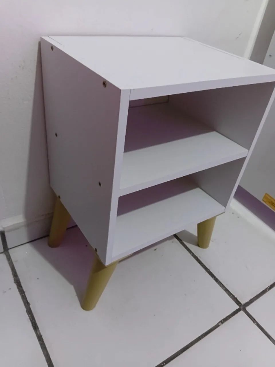 Mesa de Cabeceira Retrô Compacta - Foto 2