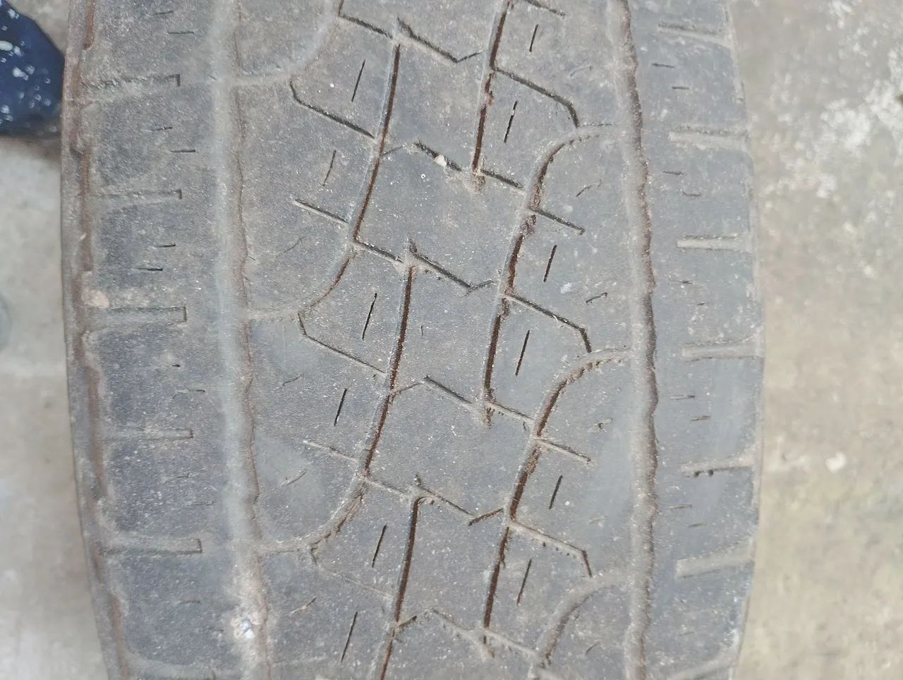 Pneu usado 245/70/R16 Pirelli  - Foto 4