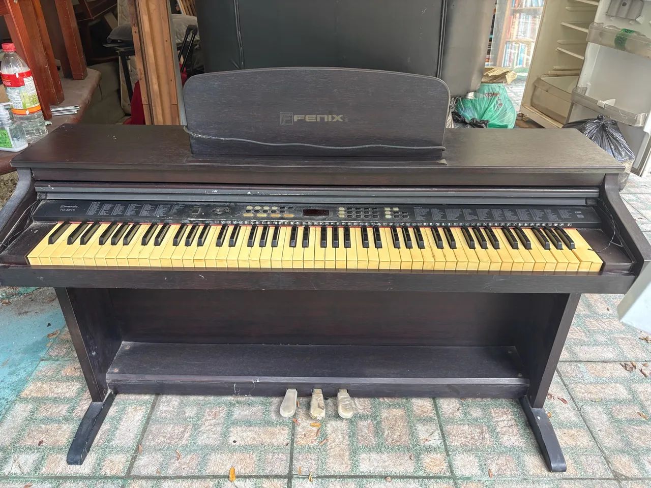 Piano elétrico